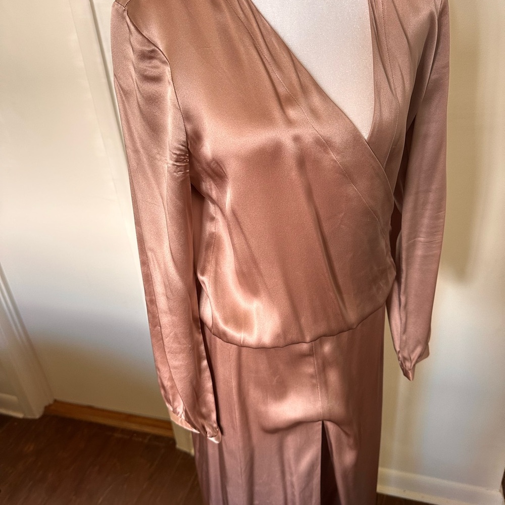 Elegant Satin Maxi Dress with Slit - Picture 4 of 4